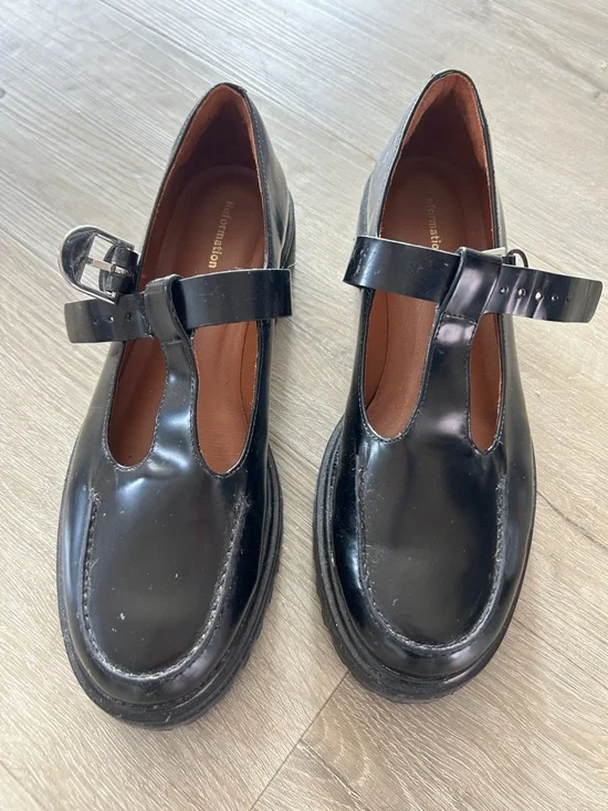 Reformation Black Patent Mary Jane Buckle Flats size 8 great condition - Picture 2 of 6